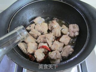 香菇千张结烧排骨的做法步骤：4