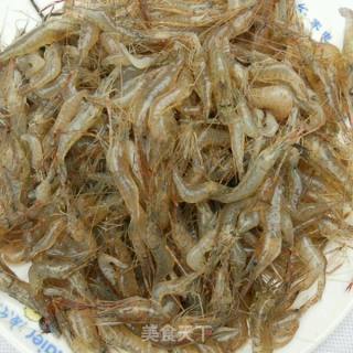 小河虾炒蒜苗的做法步骤：1
