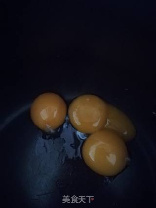 海绵蛋糕的做法步骤：1