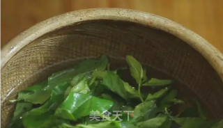 潮音潮人：枸杞叶瘦肉汤的做法步骤：2