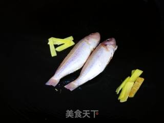 红衫鱼焖土豆的做法步骤：4