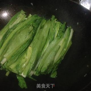 鲮鱼烧油麦的做法步骤：4