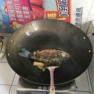 鲫鱼豆腐汤的做法步骤：2