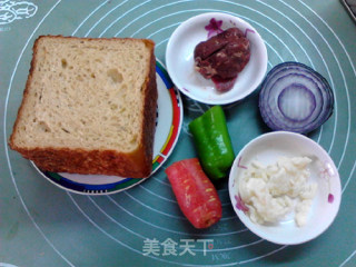 焗黑椒牛肉土司盒子的做法步骤：1