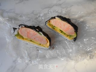 三文鱼肠海苔包饭的做法步骤：12