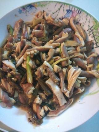 酸菜炒肚尖的做法步骤：3