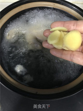 玉竹乳鸽汤的做法步骤：3