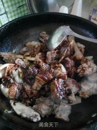 小鸡炖蘑菇的做法步骤：5