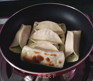 磷虾肉韭菜锅贴的做法步骤：10