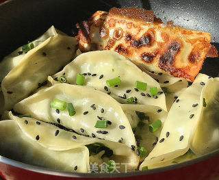 磷虾肉韭菜锅贴的做法步骤：13