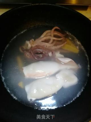 白灼鱿鱼筒（两味）的做法步骤：2