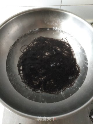 蕨根粉拌豆芽的做法步骤：5