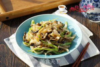 青椒洋葱爆鳝鱼丝的做法步骤：11