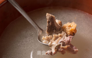 竹笙鲍鱼炖花胶的做法步骤：9