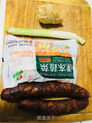 家常土豆腊肠焖饭的做法步骤：2