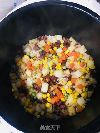 家常土豆腊肠焖饭的做法步骤：9
