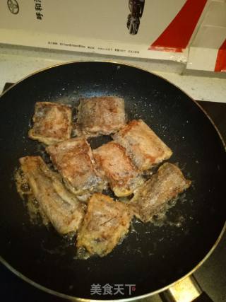 煎带鱼的做法步骤：5