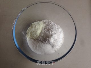 豆沙卷的做法步骤：1