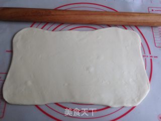 豆沙卷的做法步骤：5