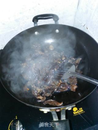 “ 御寒美食 ”木耳西葫芦炒鸡蛋的做法步骤：4