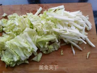 醋溜白菜的做法步骤：1