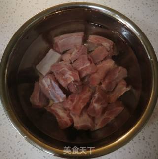 糖醋排骨的做法步骤：1