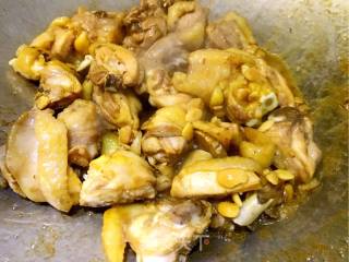 豆酱鸡的做法步骤：2