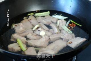排骨炒青椒土豆片的做法步骤：3