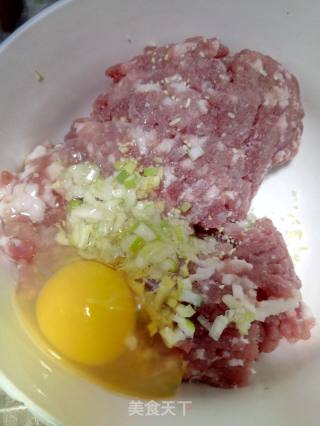 御寒美食－萝卜肉丸汤的做法步骤：3