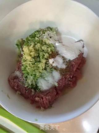 冬瓜丸子汤的做法步骤：1