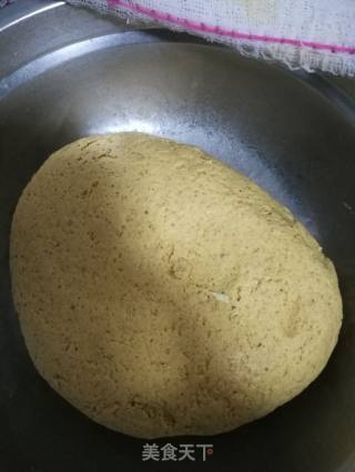 老面窝头的做法步骤：2