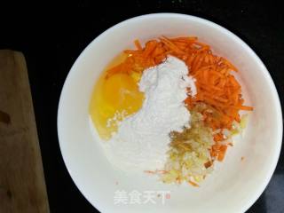 “ 御寒美食 ”胡萝卜煎饼的做法步骤：3