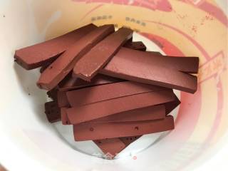 洋葱孜然炒血豆腐的做法步骤：2