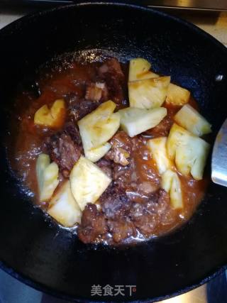 菠萝焖排骨的做法步骤：7