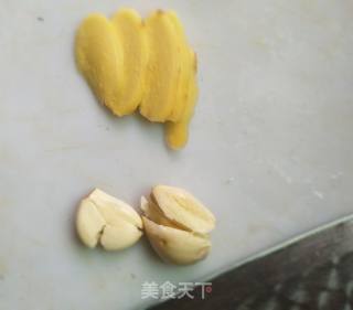 黑鲷鱼汤的做法步骤：2