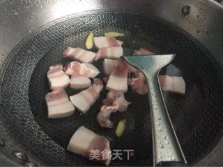 #御寒美食#白萝卜炖煮五花肉的做法步骤：2