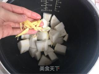 #御寒美食#白萝卜炖煮五花肉的做法步骤：5