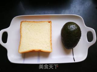 牛油果牛排三明治的做法步骤：1