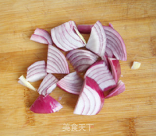 铁锅芋头鸡的做法步骤：2