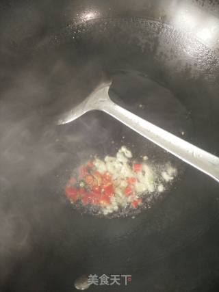 葫芦瓜炒肉的做法步骤：2