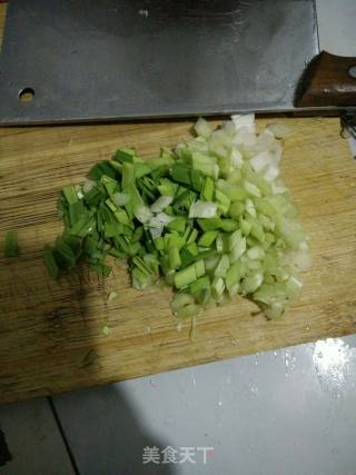 蒜香土豆片的做法步骤：2