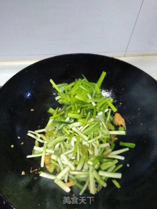 韭菜虾仁的做法步骤：4