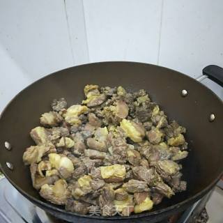 土豆炖牛肉的做法步骤：5