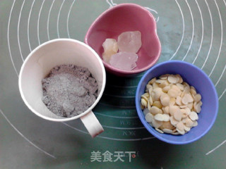 #御寒美食#黑米杏仁露的做法步骤：1