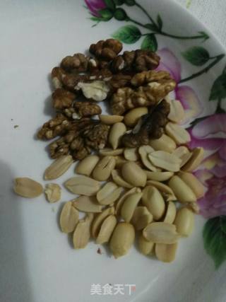 花生核桃小米粥的做法步骤：2