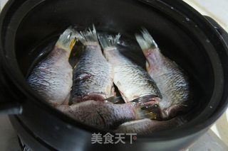 #御寒美食#香辣小红炖鲫鱼的做法步骤：5