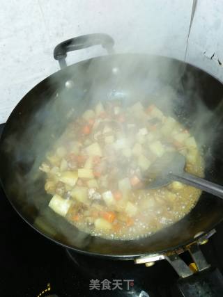 香菇土豆烩肉的做法步骤：6