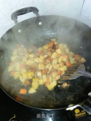 香菇土豆烩肉的做法步骤：7