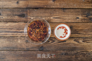 银杏虫草排骨汤的做法步骤：1