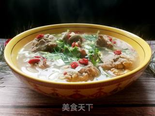 御寒美食：白萝卜炖羊蝎子的做法步骤：14